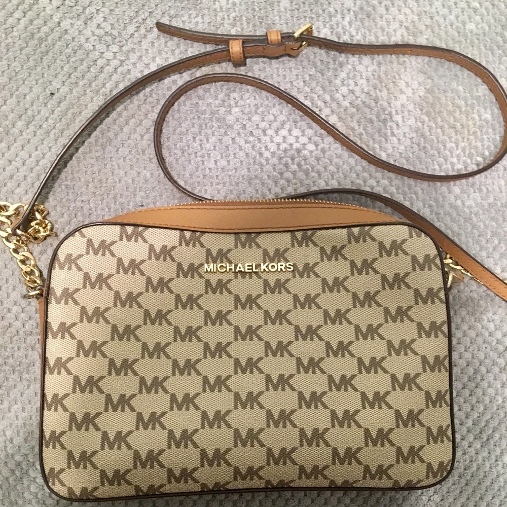 Michael Kors Jet Set Women's MK Signature